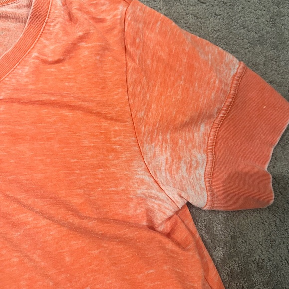 Ladies, June and Delaney 1X V-neck, short sleeve top with longer back. tangerine - Picture 3 of 4